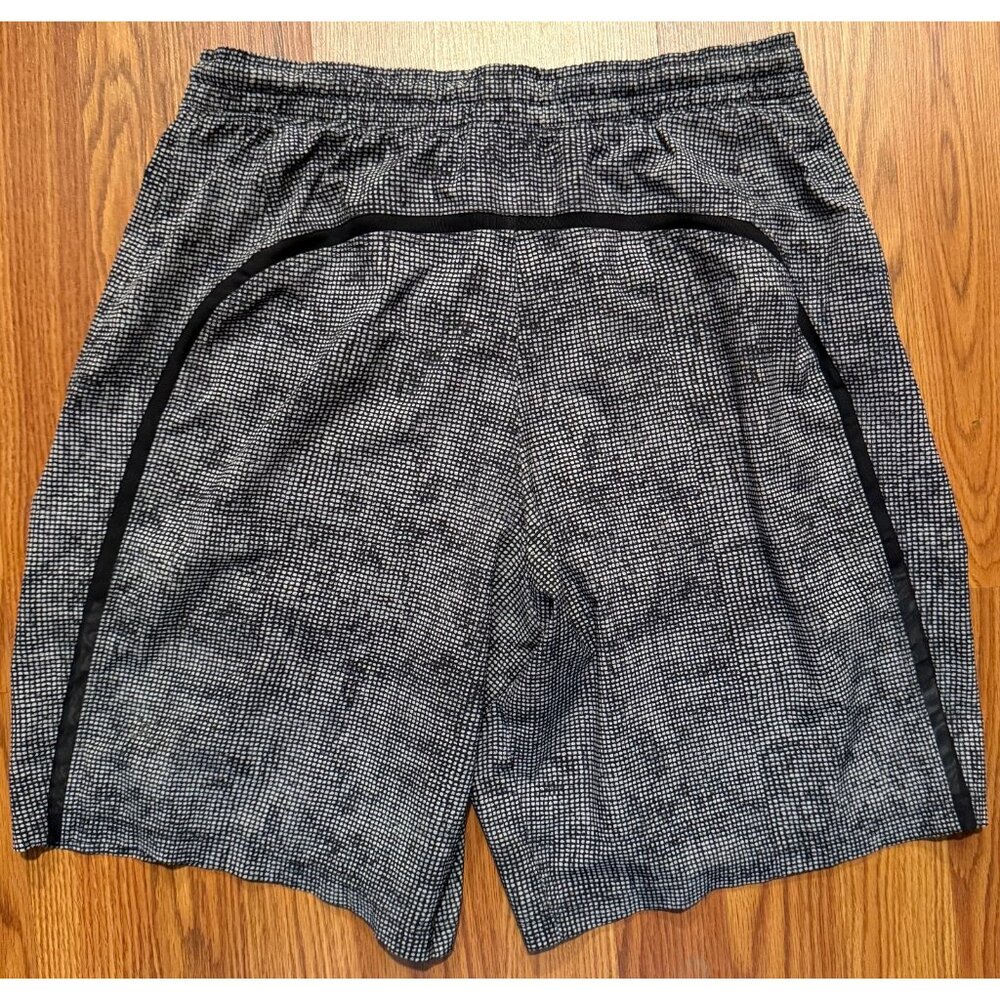 Lululemon Pace Breaker Shorts Mens M 9" LM7AAYST Gym Athletic
